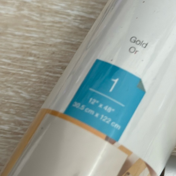 Cricut Premium Vinyl Shimmer GOLD 12” x 48” gold Shimmer - Picture 4 of 6